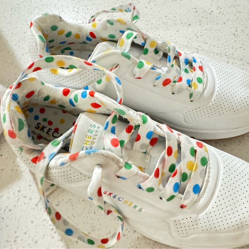 skechers
